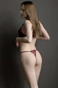 Estimulante Dama de Clase Alta Liz Escort Berlin Orgasmo Múltiple Ella lo Busca a Él